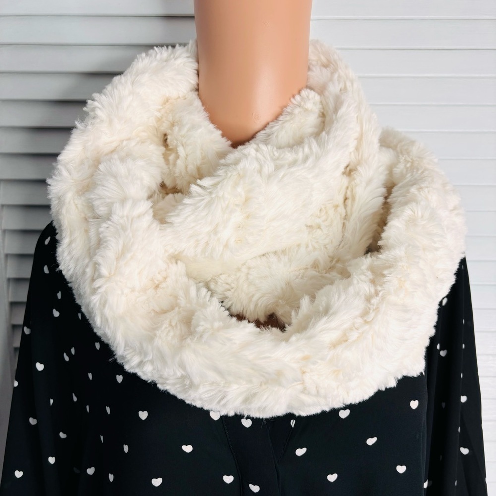LOFT Ivory Faux Fur Cowl Infinity Scarf
